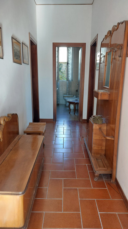 Longare, zona di via Colderuga, è in vendita una casa singola composta da due unità, una al piano...