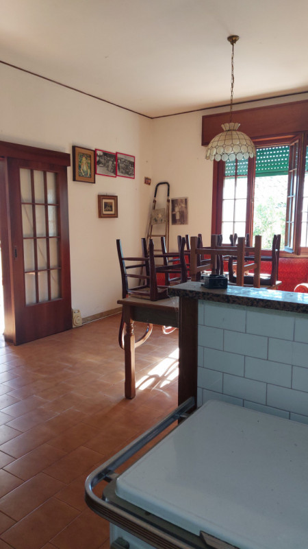 Longare, zona di via Colderuga, è in vendita una casa singola composta da due unità, una al piano...