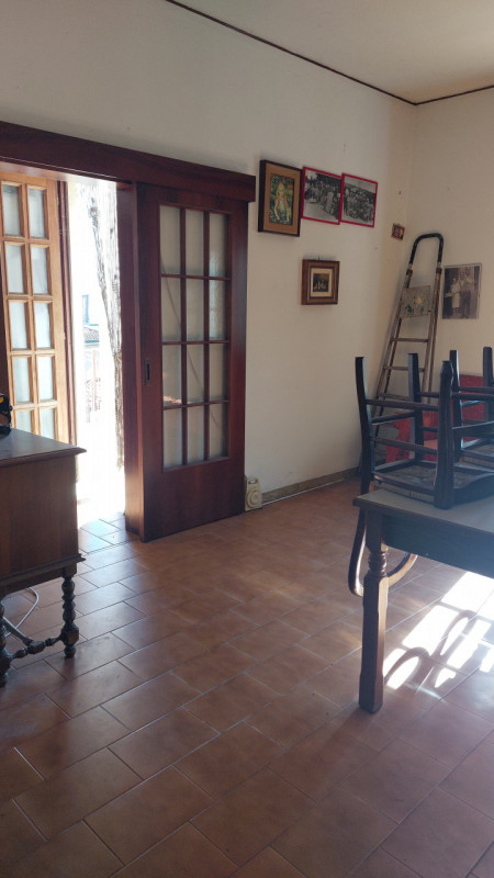 Longare, zona di via Colderuga, è in vendita una casa singola composta da due unità, una al piano...