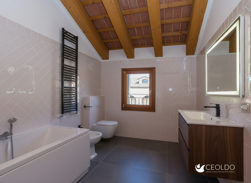 VIGONZA CENTRO: vieni a visitare questa affascinante porzione d’angolo di villa quadrifamiliare n...