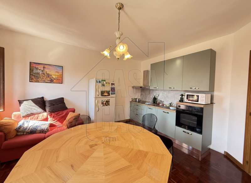 Proponiamo in vendita appartamento al secondo piano, dotato di ascensore, situato nel centro stor...