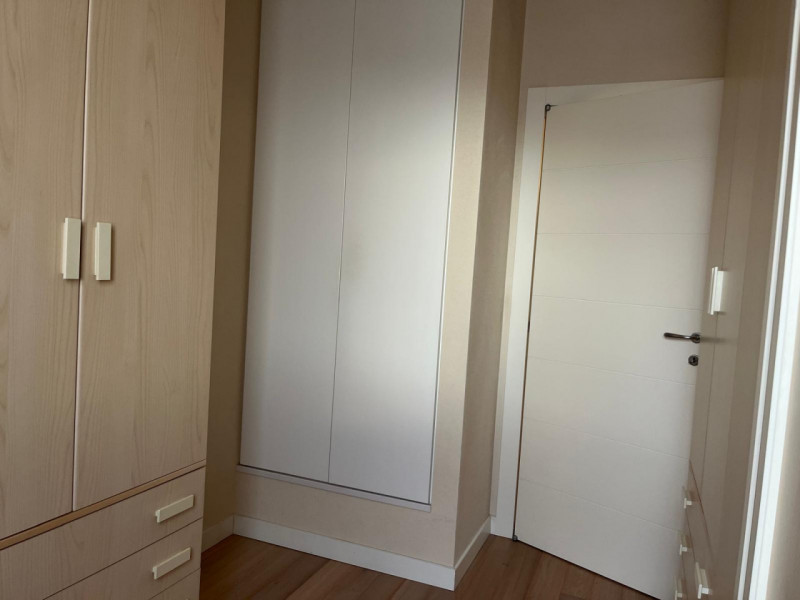 Situata nella rinomata zona di Dueville, questa ampia casa a schiera porzione di testa è un'oppor...