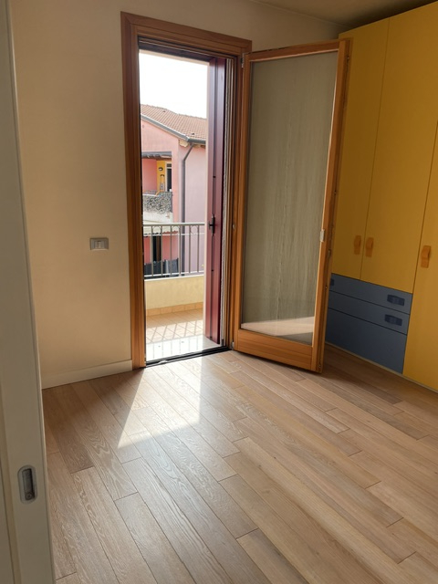 Situata nella rinomata zona di Dueville, questa ampia casa a schiera porzione di testa è un'oppor...