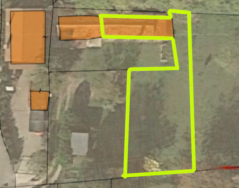 Proponiamo in vendita a Lozzo Atestino, in un piacevole contesto immerso nel verde, un'interessan...