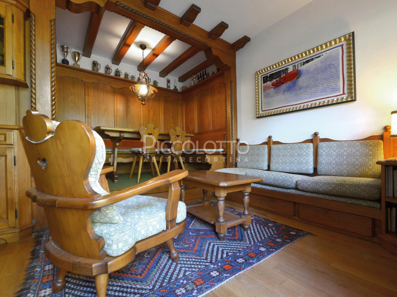 Rif. A1399 - DISPONIBILE IN AFFITTO DAL 01 LUGLIO 2026 AL 30 SETTEMBRE 2026

Cortina d'Ampezzo, m...