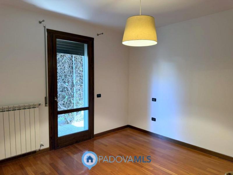 Immobile in esclusiva al Gruppo Padova MLS

Recente appartamento in ottime condizioni posta al pi...