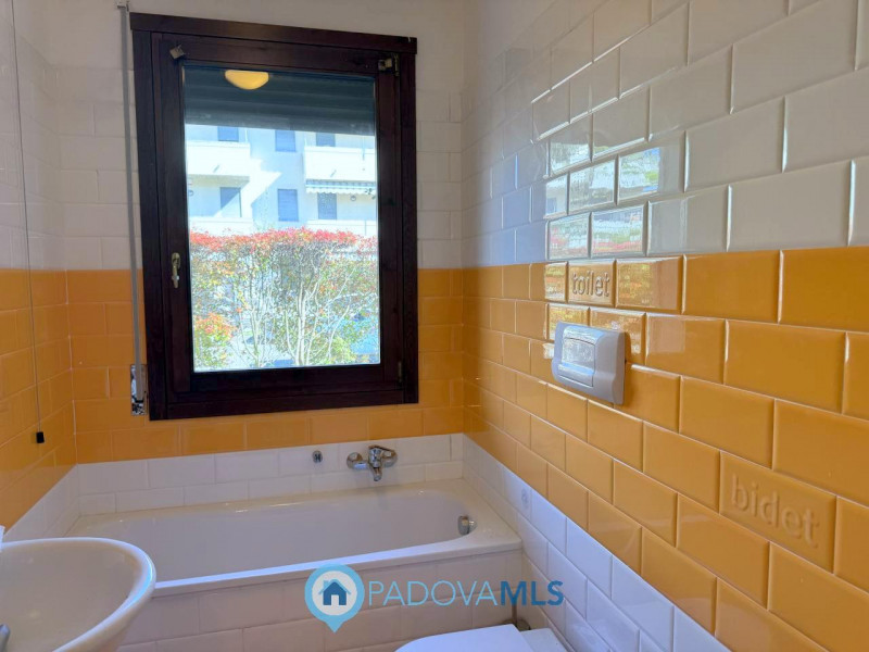 Immobile in esclusiva al Gruppo Padova MLS

Recente appartamento in ottime condizioni posta al pi...