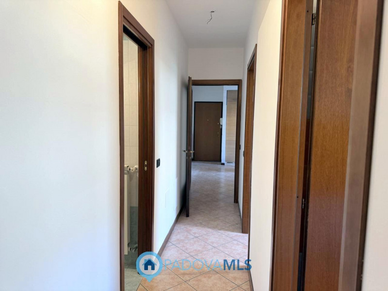 Immobile in esclusiva al Gruppo Padova MLS

Recente appartamento in ottime condizioni posta al pi...