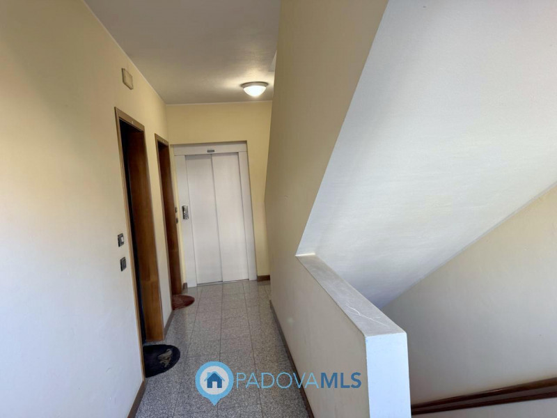 Immobile in esclusiva al Gruppo Padova MLS

Recente appartamento in ottime condizioni posta al pi...