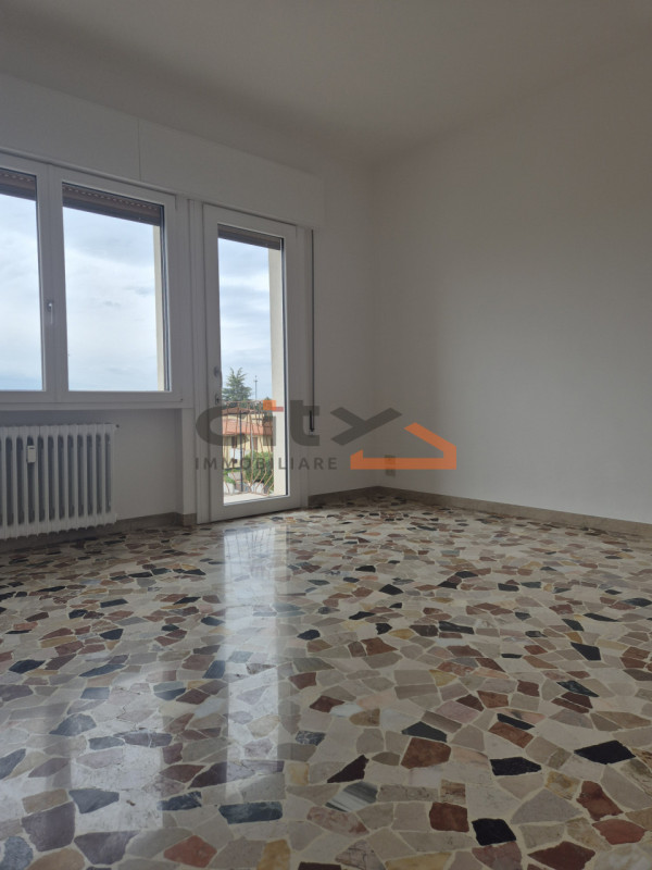 Bassano del Grappa a due passi dal centro - Proponiamo in locazione APPARTAMENTO BICAMERE disponi...