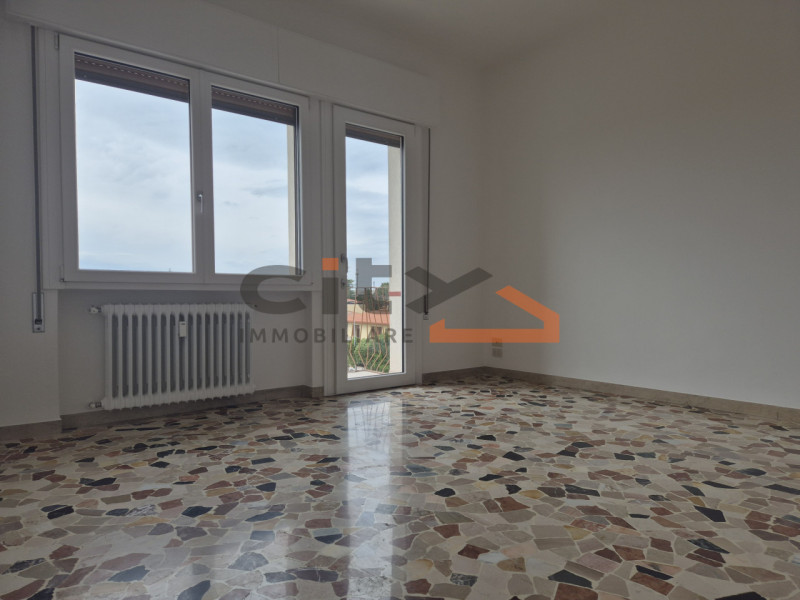 Bassano del Grappa a due passi dal centro - Proponiamo in locazione APPARTAMENTO BICAMERE disponi...