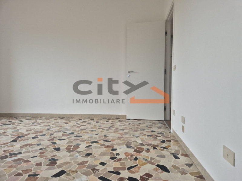 Bassano del Grappa a due passi dal centro - Proponiamo in locazione APPARTAMENTO BICAMERE disponi...