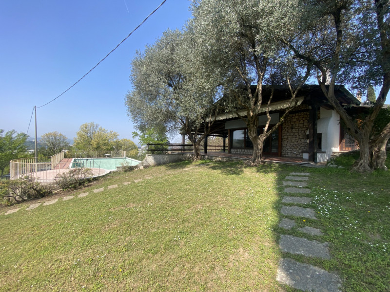 Villa unico piano - Piscina - Parco 5000 mq
Colline tra Vicenza e Arcugnano, villa singola dispos...