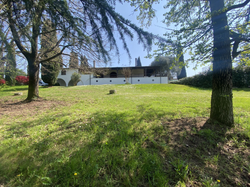 Villa unico piano - Piscina - Parco 5000 mq
Colline tra Vicenza e Arcugnano, villa singola dispos...