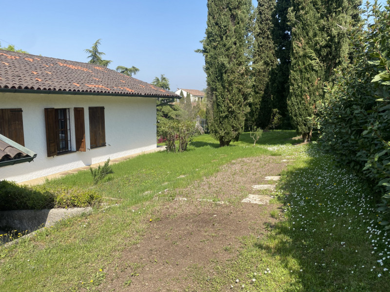 Villa unico piano - Piscina - Parco 5000 mq
Colline tra Vicenza e Arcugnano, villa singola dispos...