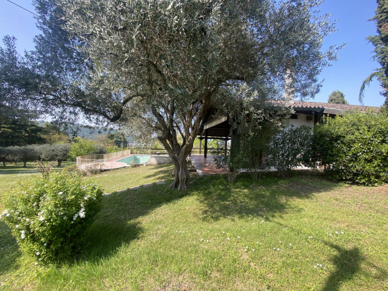 Villa unico piano - Piscina - Parco 5000 mq
Colline tra Vicenza e Arcugnano, villa singola dispos...