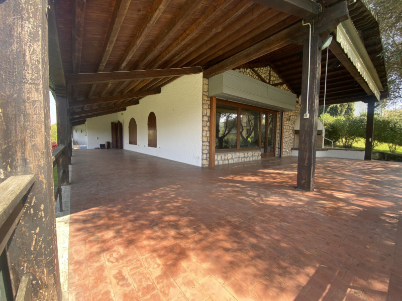 Villa unico piano - Piscina - Parco 5000 mq
Colline tra Vicenza e Arcugnano, villa singola dispos...