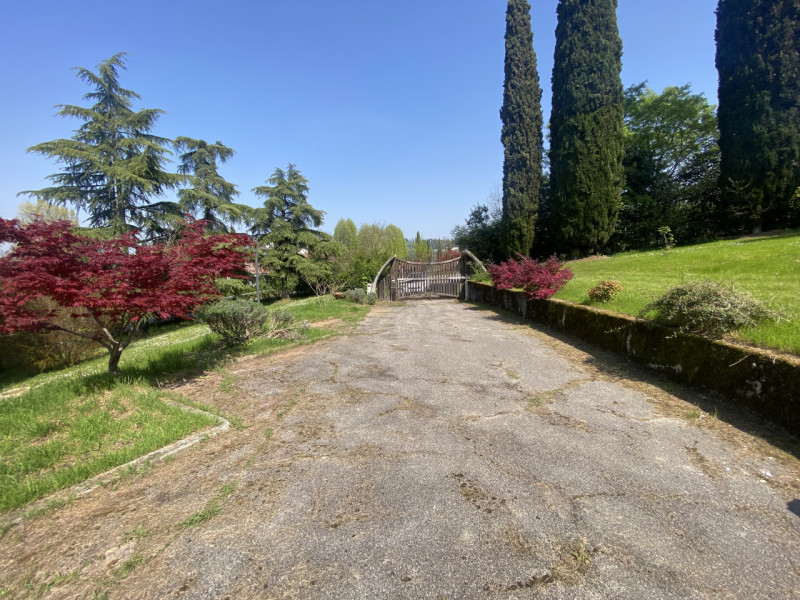 Villa unico piano - Piscina - Parco 5000 mq
Colline tra Vicenza e Arcugnano, villa singola dispos...