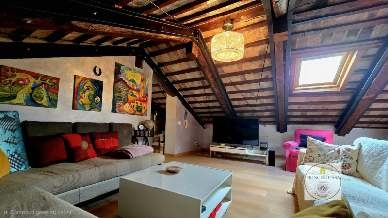 Rif. APE393 - Situato a pochi passi dal rinomato castello di Este, con vista sulla pineta e sul p...