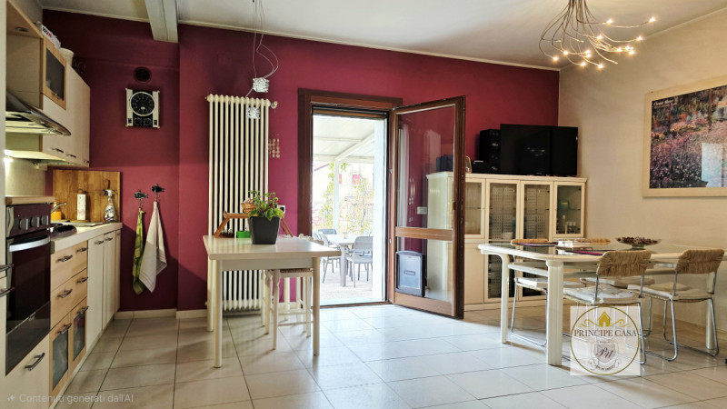 Rif. APE393 - Situato a pochi passi dal rinomato castello di Este, con vista sulla pineta e sul p...