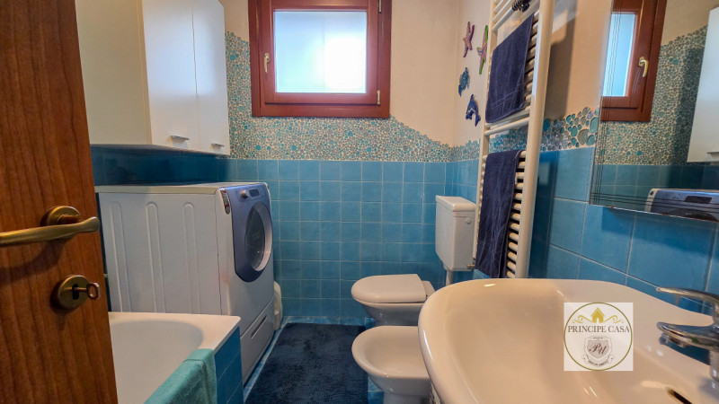 Rif. APE393 - Situato a pochi passi dal rinomato castello di Este, con vista sulla pineta e sul p...