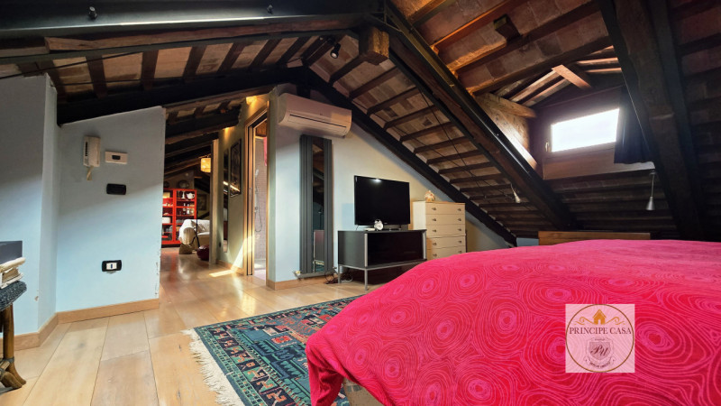 Rif. APE393 - Situato a pochi passi dal rinomato castello di Este, con vista sulla pineta e sul p...