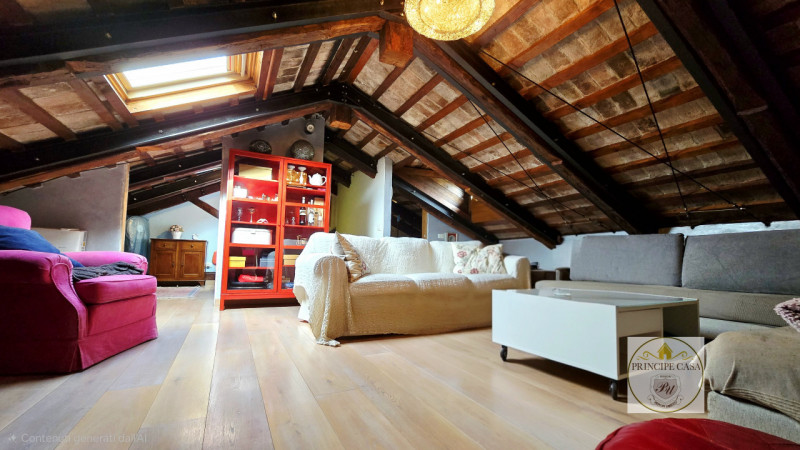 Rif. APE393 - Situato a pochi passi dal rinomato castello di Este, con vista sulla pineta e sul p...