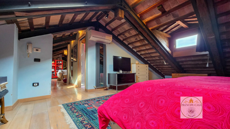 Rif. APE393 - Situato a pochi passi dal rinomato castello di Este, con vista sulla pineta e sul p...