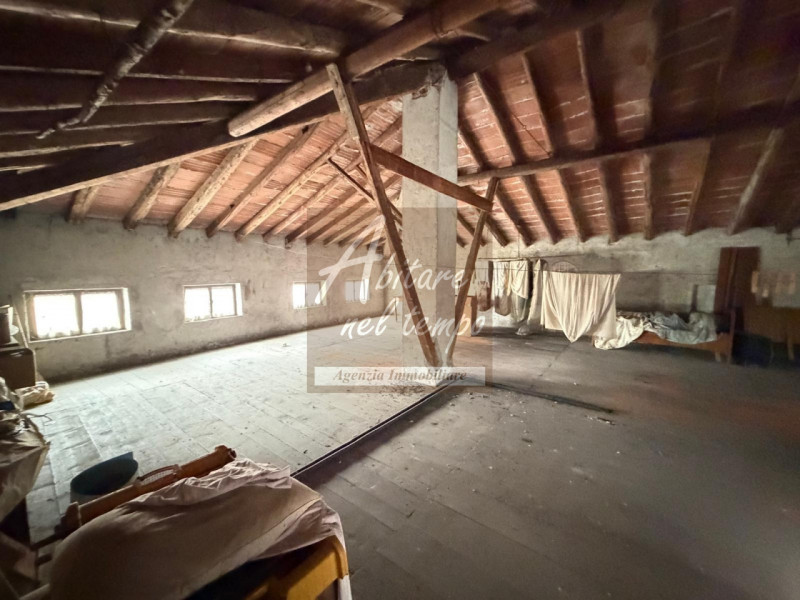 Carmignano di Brenta (PD) - Centro

Situato nel cuore pulsante di Carmignano di Brenta, posiziona...