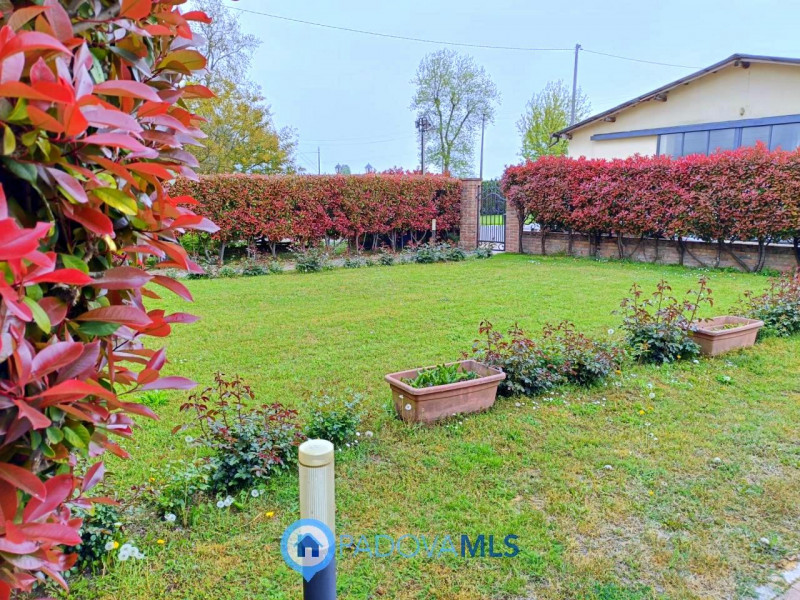 Immobile in esclusiva al Gruppo Padova MLS

Casalserugo splendida porzione di rustico con spazi i...