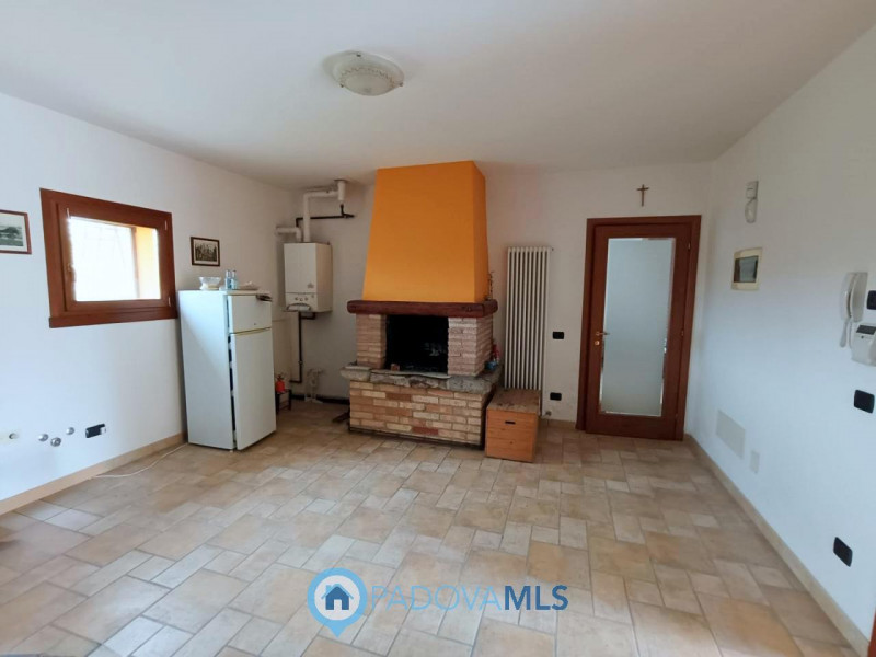 Immobile in esclusiva al Gruppo Padova MLS

Casalserugo splendida porzione di rustico con spazi i...