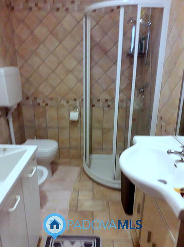 Immobile in esclusiva al Gruppo Padova MLS

Casalserugo splendida porzione di rustico con spazi i...