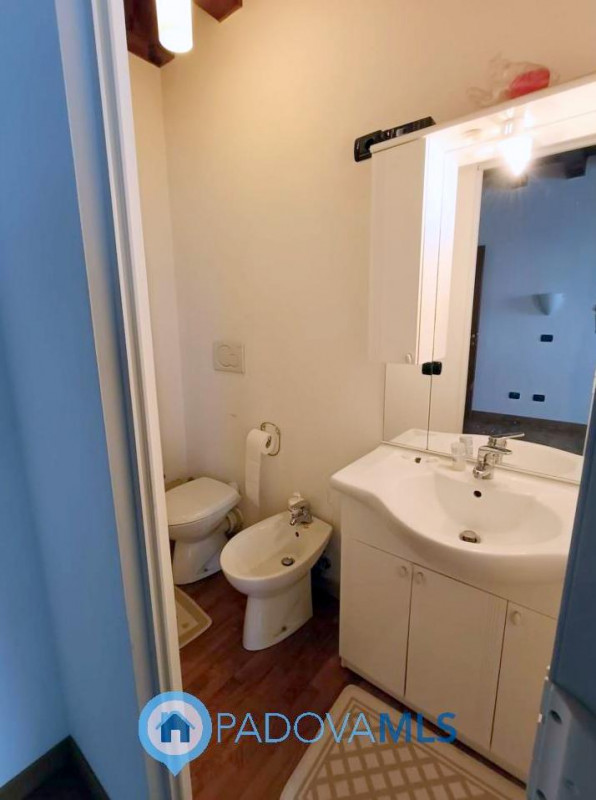 Immobile in esclusiva al Gruppo Padova MLS

Casalserugo splendida porzione di rustico con spazi i...