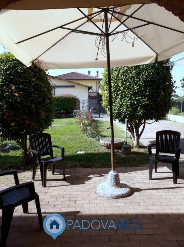 Immobile in esclusiva al Gruppo Padova MLS

Casalserugo splendida porzione di rustico con spazi i...