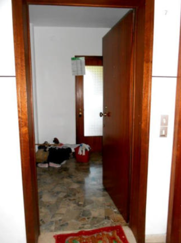 Rif. A.A.70-25

Vendita all'asta - appartamento al 3° piano con garage in data 27 maggio 2026

De...