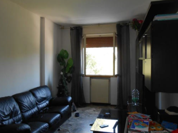 Rif. A.A.70-25

Vendita all'asta - appartamento al 3° piano con garage in data 27 maggio 2026

De...