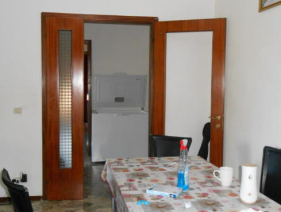 Rif. A.A.70-25

Vendita all'asta - appartamento al 3° piano con garage in data 27 maggio 2026

De...