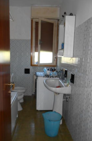 Rif. A.A.70-25

Vendita all'asta - appartamento al 3° piano con garage in data 27 maggio 2026

De...