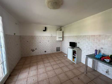 Rif. A.A.34-25

Vendita all'asta - appartamento al 1° piano con posto auto in data 27 maggio 2026...