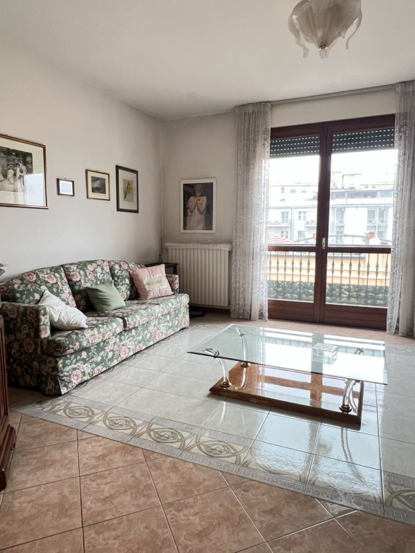 Abano Terme (PD):

Nel cuore di Abano Terme, proponiamo un affascinante appartamento trilocale si...