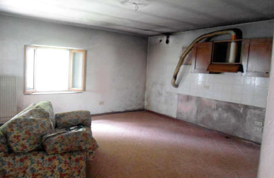 Rif. A.A.39-25

Vendita all'asta - appartamento al 1° piano in data 27 maggio 2026

Descrizione: ...