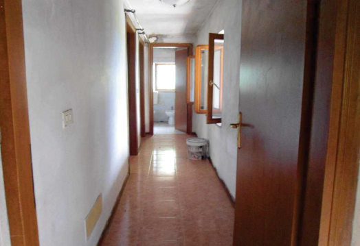 Rif. A.A.39-25

Vendita all'asta - appartamento al 1° piano in data 27 maggio 2026

Descrizione: ...