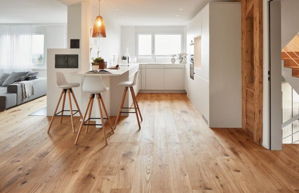 In elegante e  moderno contesto proponiamo uno splendido immobile posto al piano terra e dotato d...