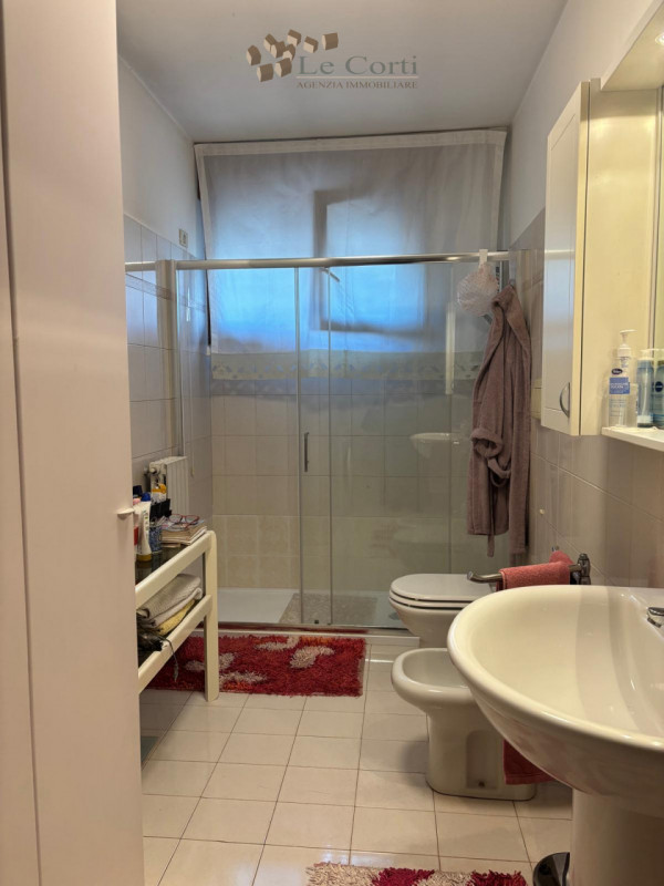 Appartamento Bicamere al 2° ed ultimo Piano di una palazzina di 5 unità totali, con garage doppio...