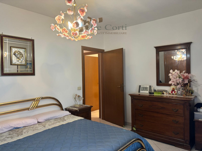 Appartamento Bicamere al 2° ed ultimo Piano di una palazzina di 5 unità totali, con garage doppio...