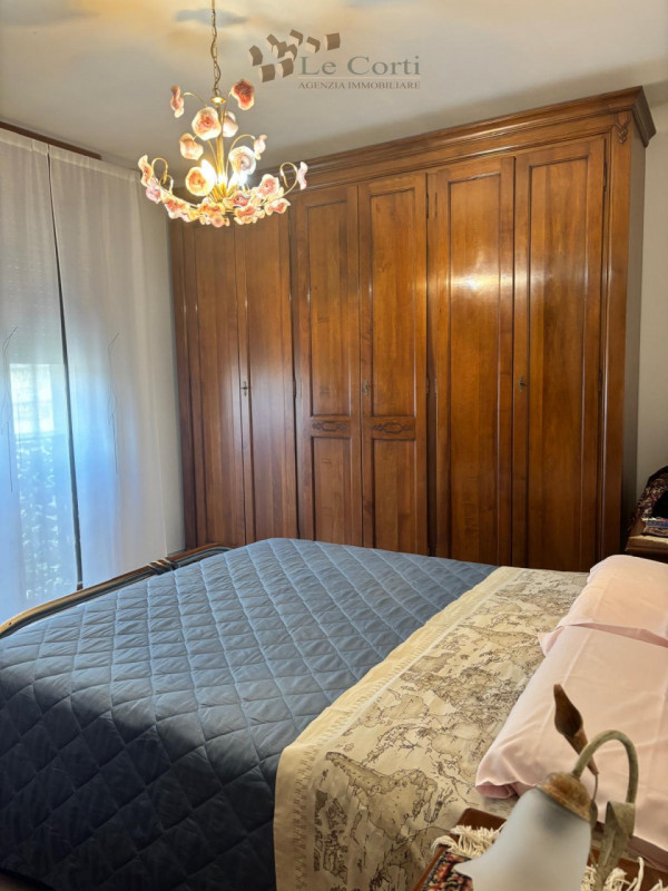 Appartamento Bicamere al 2° ed ultimo Piano di una palazzina di 5 unità totali, con garage doppio...