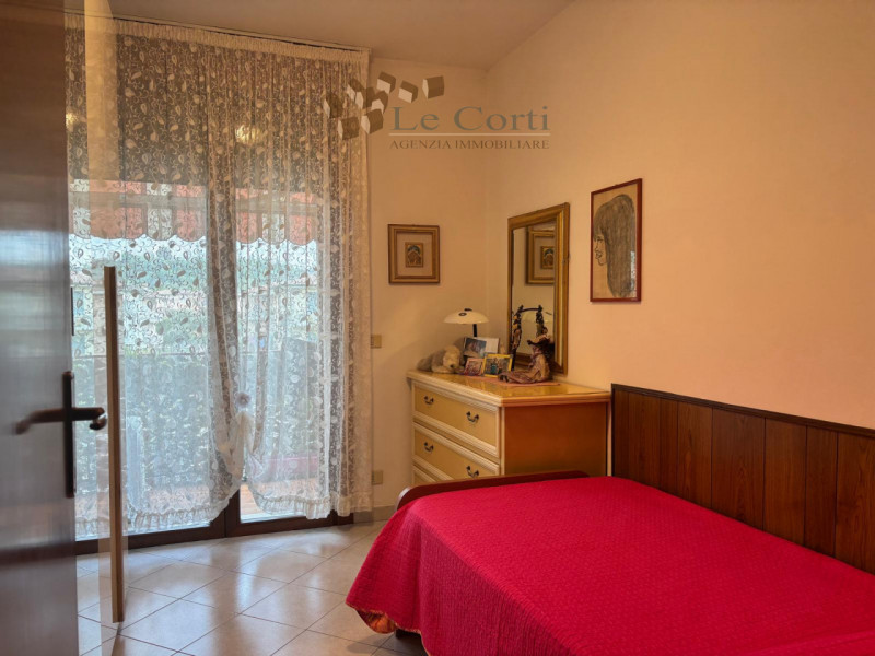 Appartamento Bicamere al 2° ed ultimo Piano di una palazzina di 5 unità totali, con garage doppio...