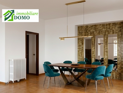 In una tranquilla zona residenziale di Schio, comoda a tutti i principali servizi, proponiamo in ...