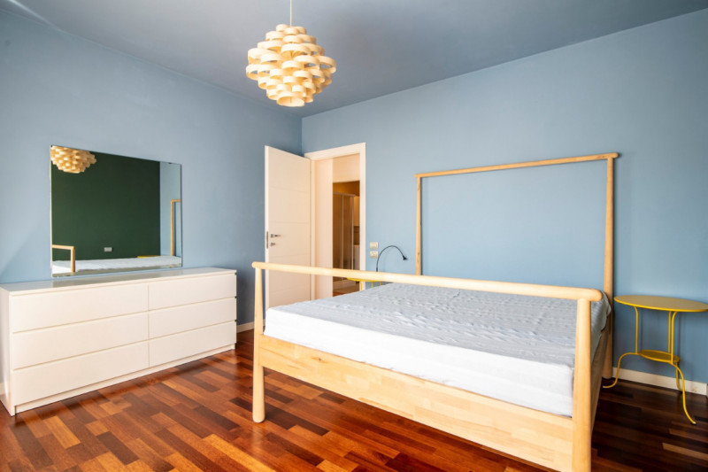 Nel cuore storico di Abano Terme, proponiamo in vendita un elegante appartamento, situato al seco...