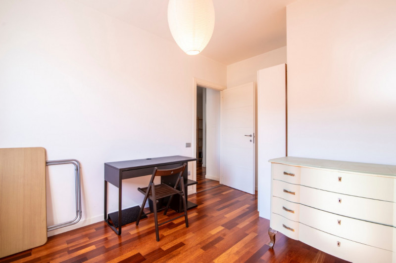 Nel cuore storico di Abano Terme, proponiamo in vendita un elegante appartamento, situato al seco...